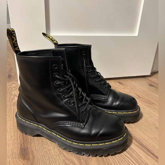 Doc Martens - Picture 3 of 4